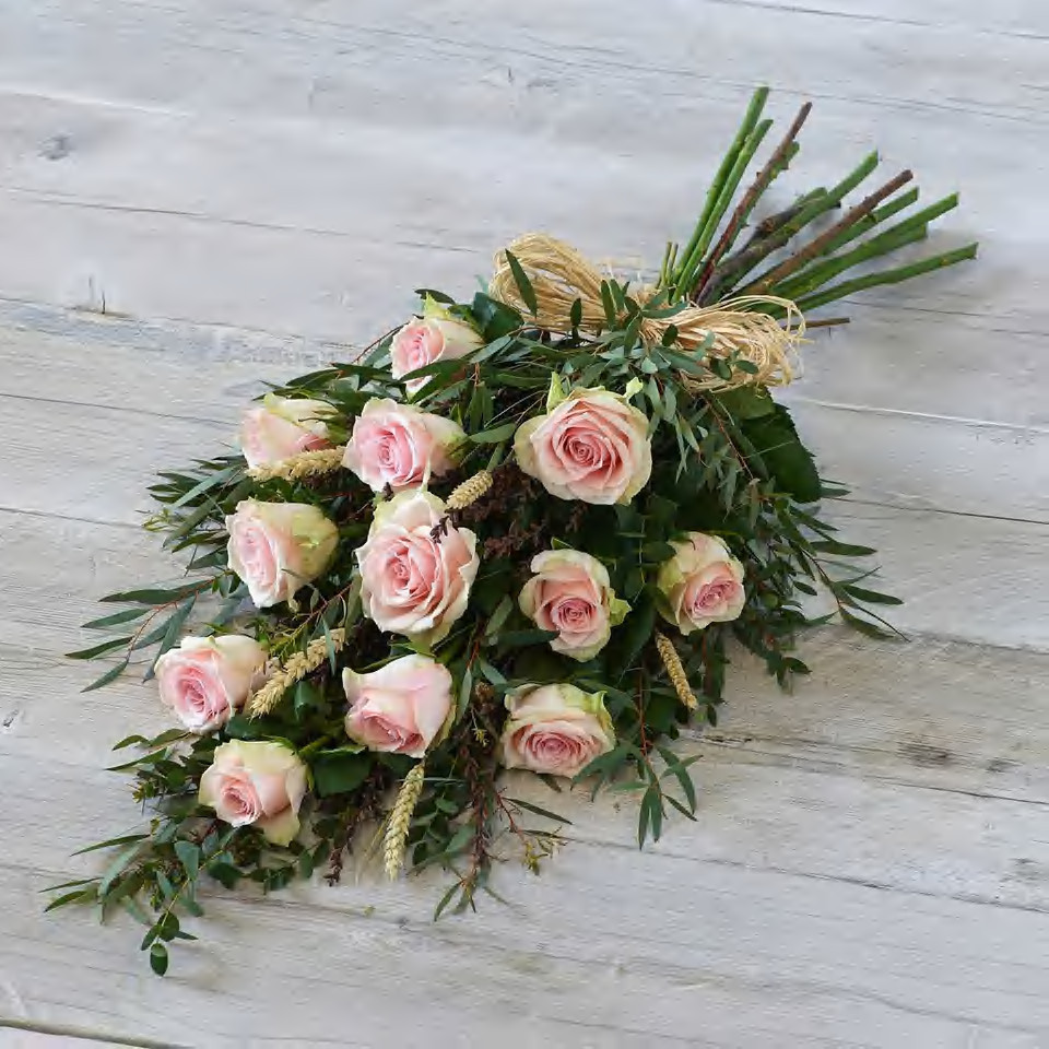 Aberdeen Roses Classic Rose Sheaf